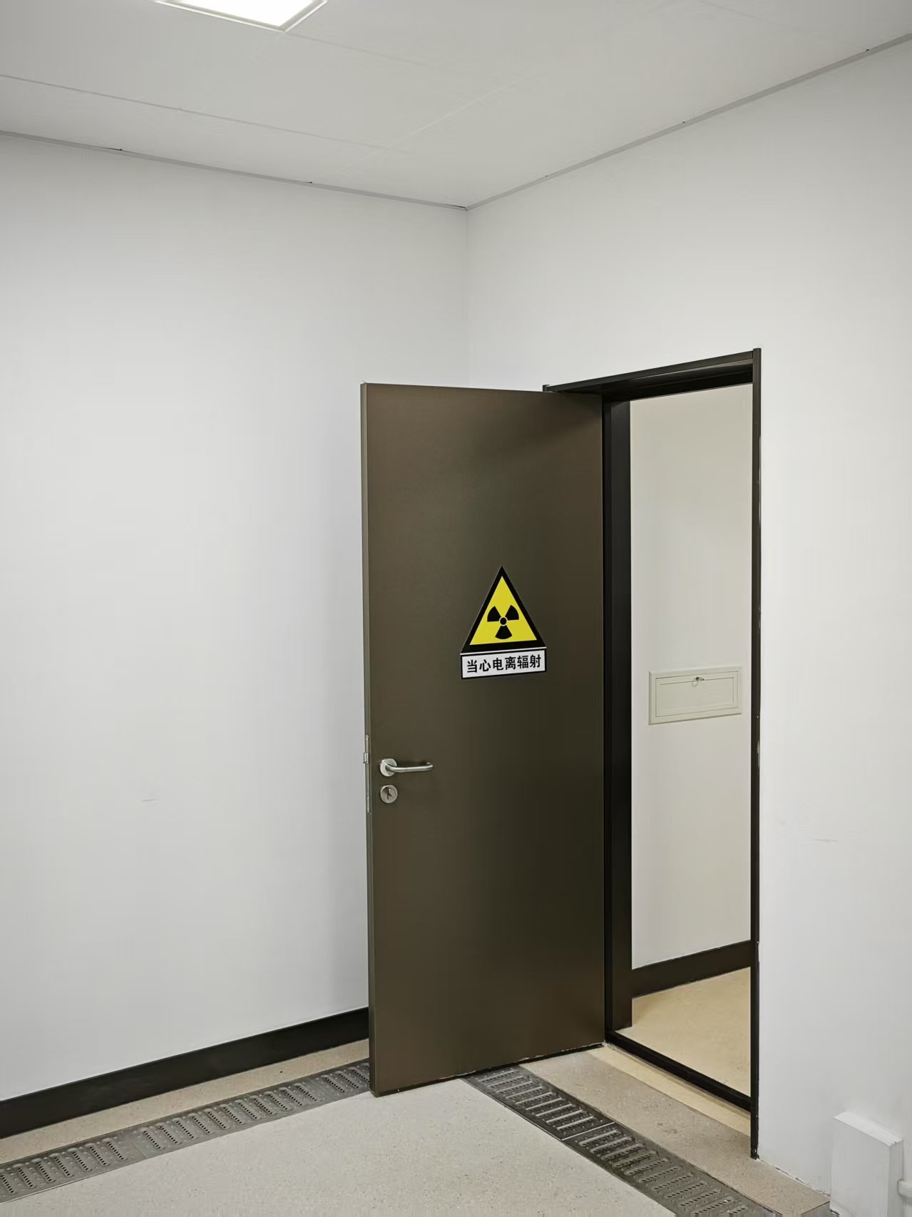 青岛CT室手动单开防护铅门